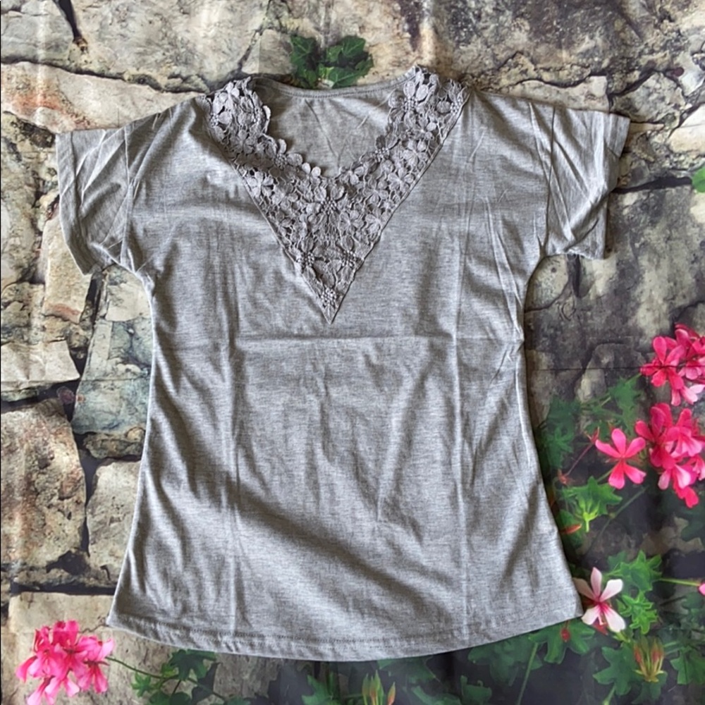 NWOT Women’s Grey Top